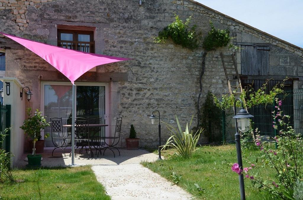 Les Gites Du Veau D'Or Ozillac Exteriér fotografie